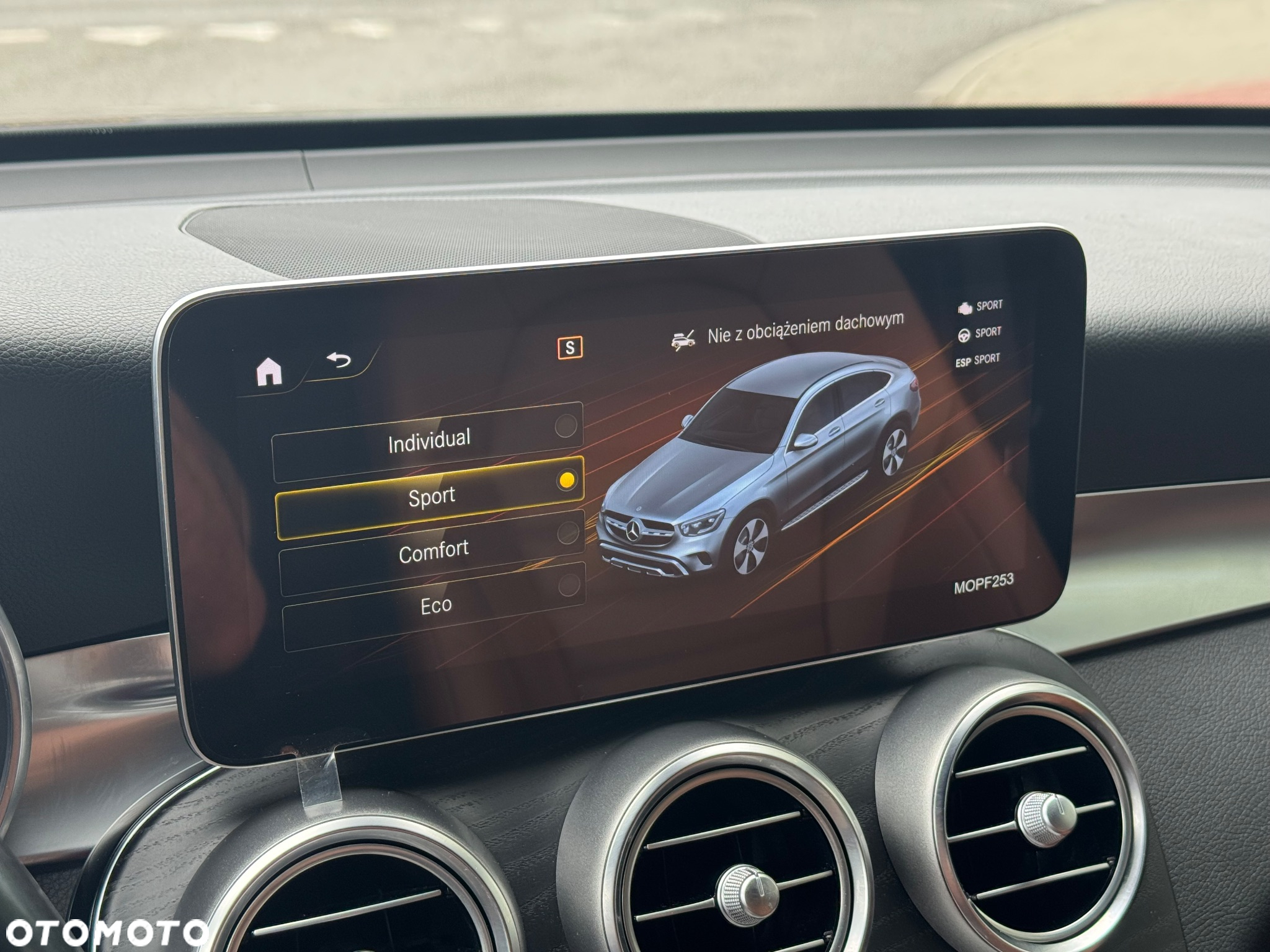 Mercedes-Benz GLC 220 d 4Matic 9G-TRONIC AMG Line - 33