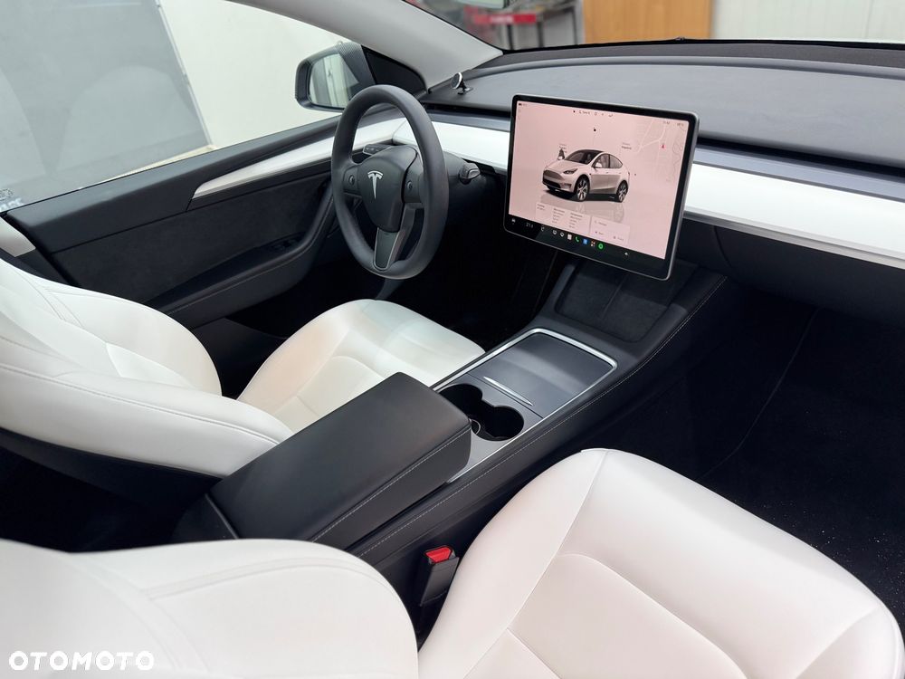 Tesla Model Y RWD - 25