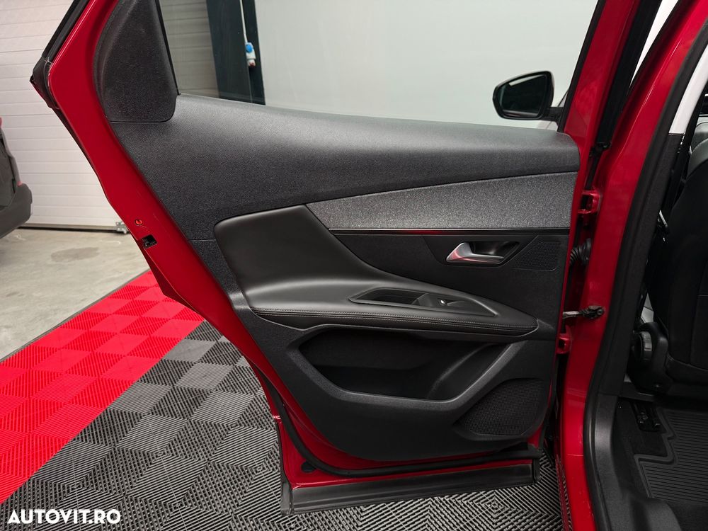 Peugeot 3008 PureTech 130 Stop & Start EAT6 Allure - 23