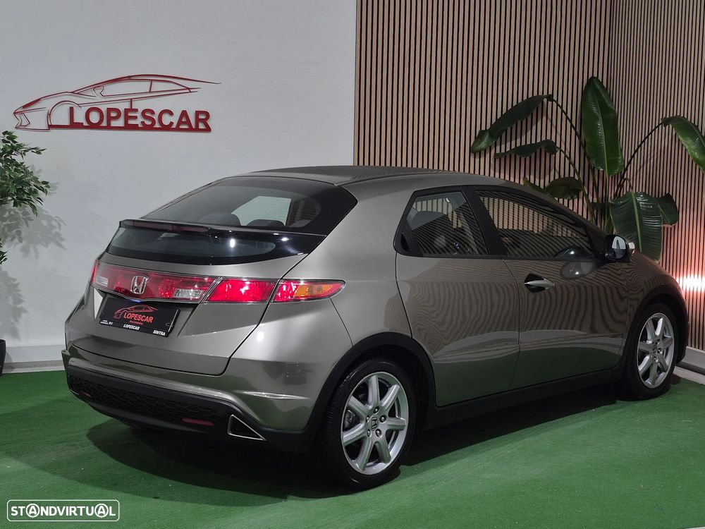 Honda Civic 1.8 Executive - 4