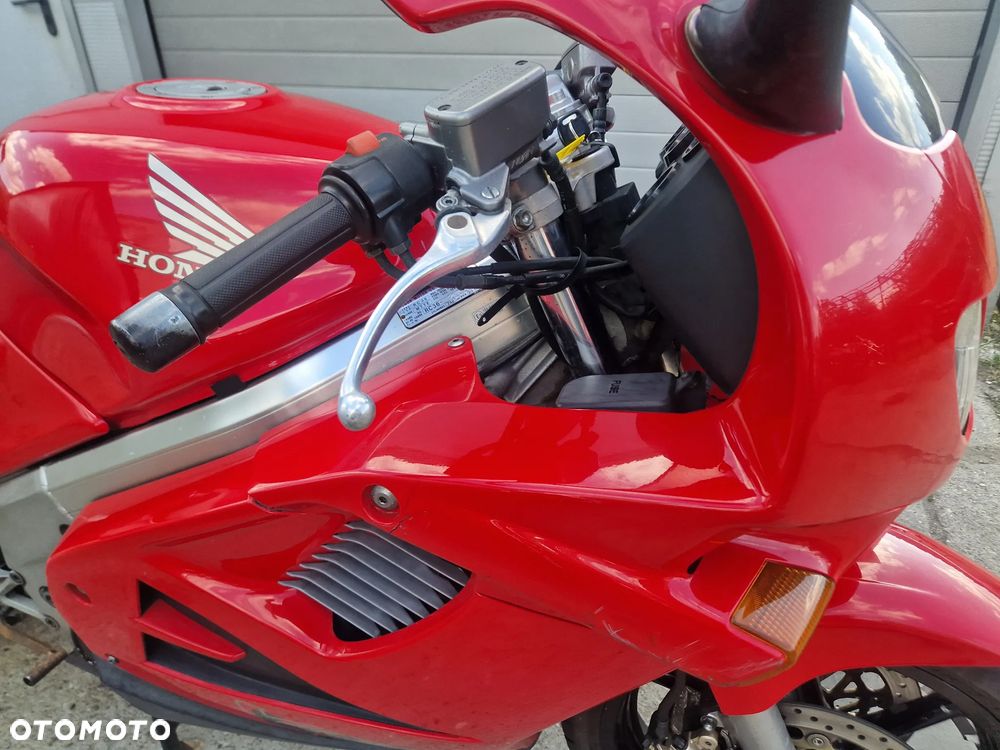 Honda VFR - 15