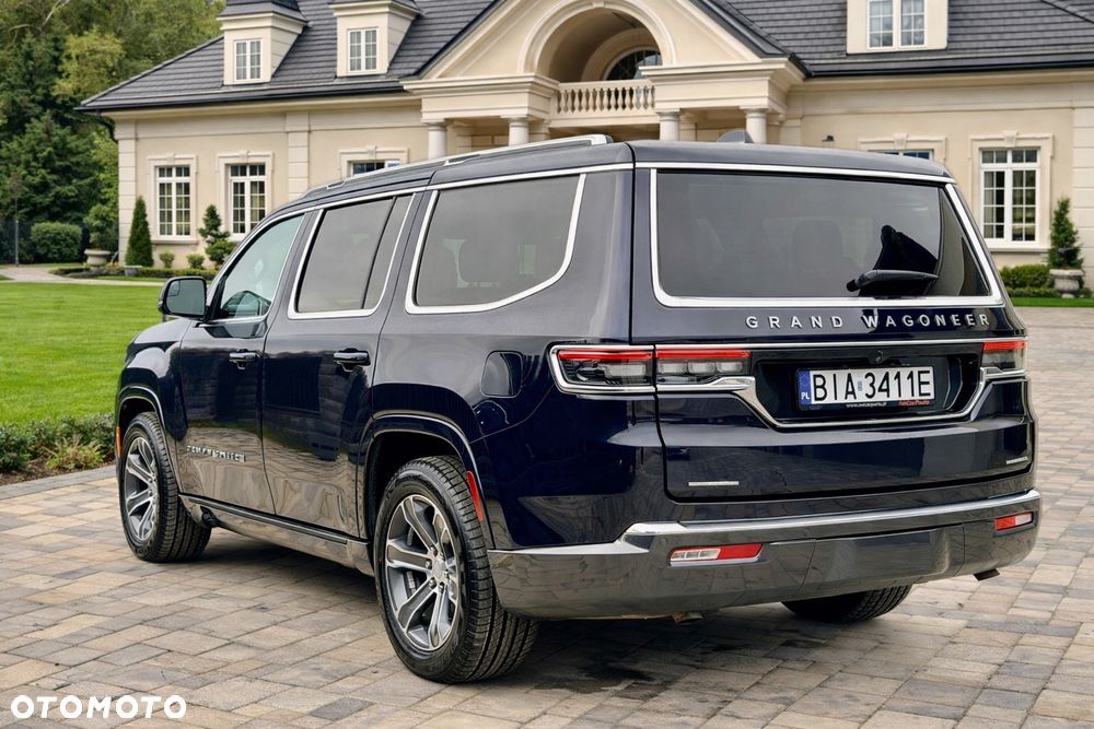 Jeep Grand Wagoneer - 5