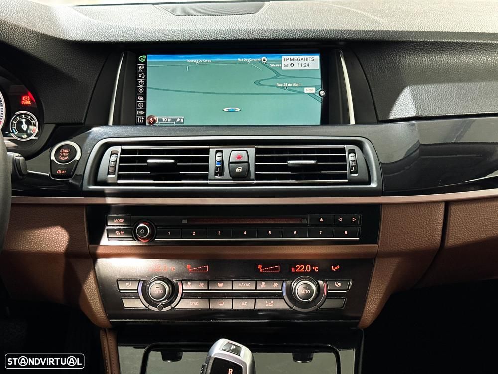 BMW 520 d Pack Desportivo M Auto - 24