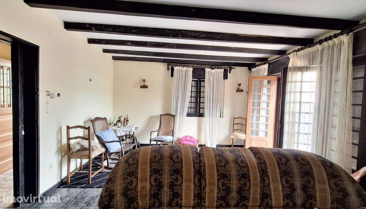 Venda de Moradia V4 geminada próxima da praia, nas Caxinas, Vila do C - Grande imagem: 2/17