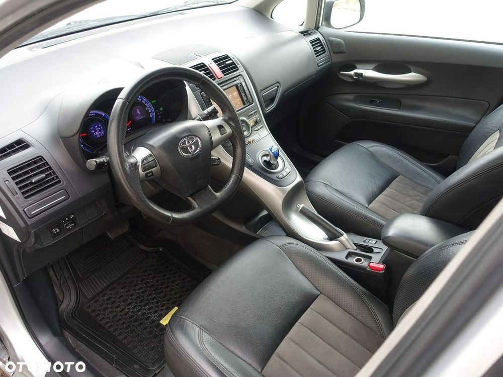 Toyota Auris - 10