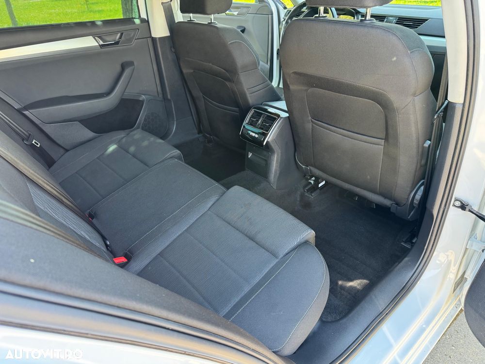Skoda Superb 2.0 TDI Style - 28