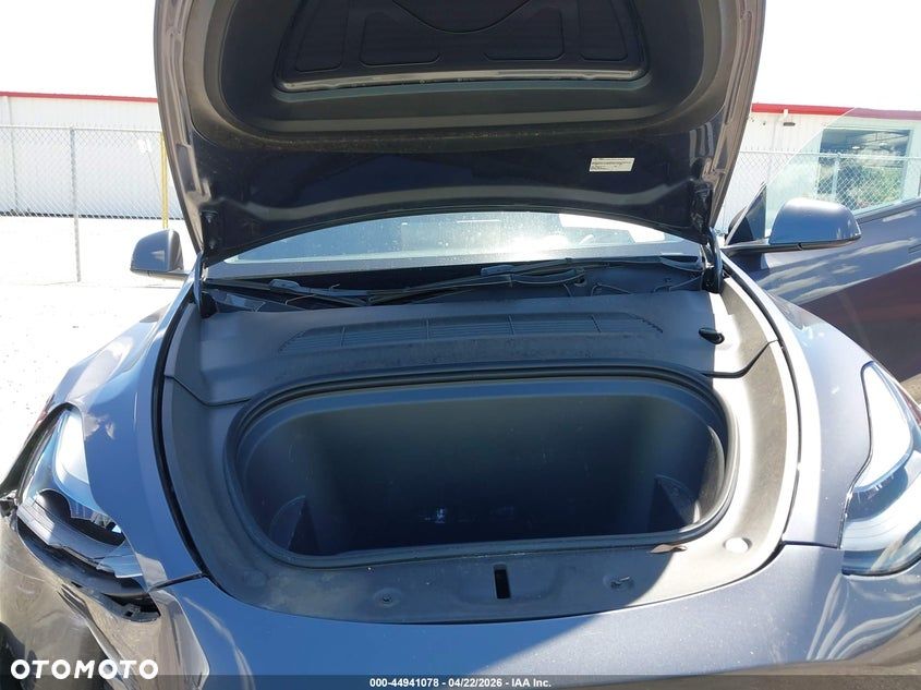 Tesla Model Y Long Range Dual Motor AWD - 19