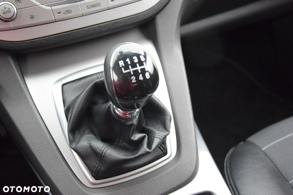 Ford Kuga 2.0 TDCi FWD Titanium - 33