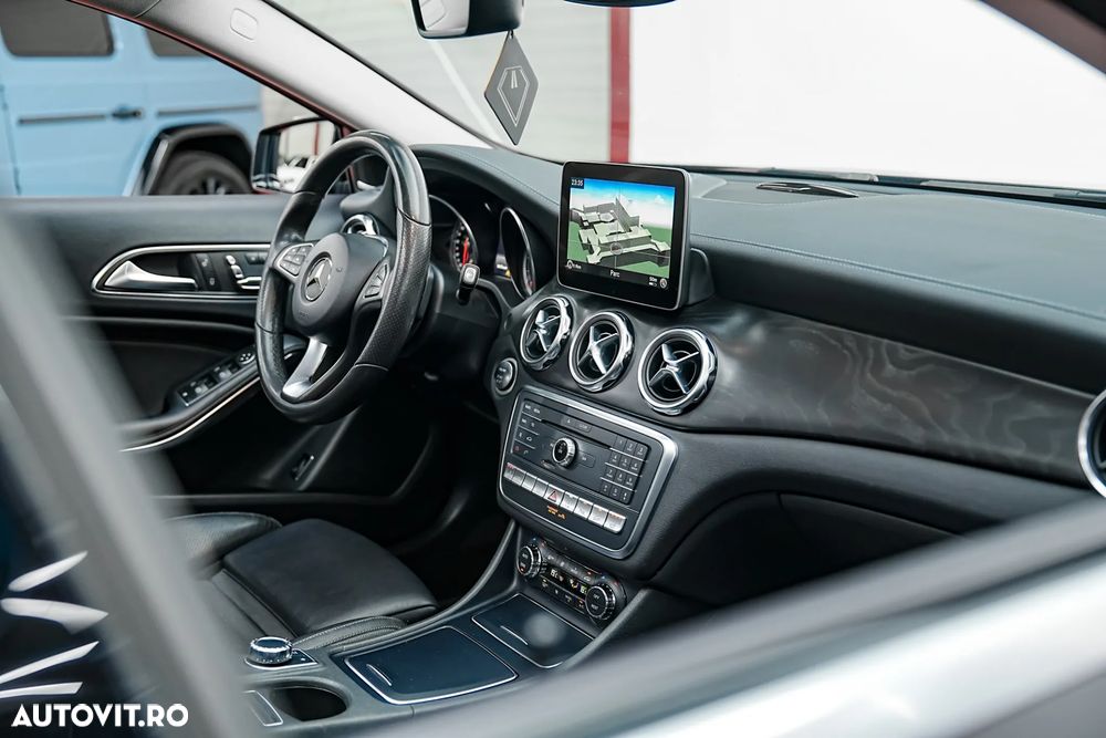 Mercedes-Benz GLA 220 d 4MATIC 7G-DCT - 18
