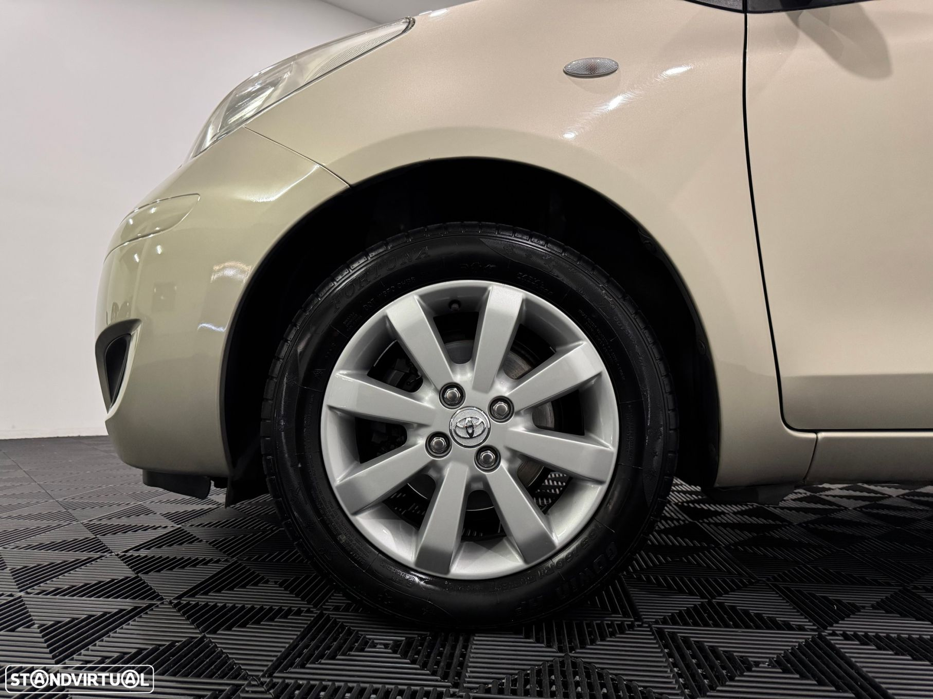 Toyota Yaris 1.33 VVT-i Comfort+AC - 11