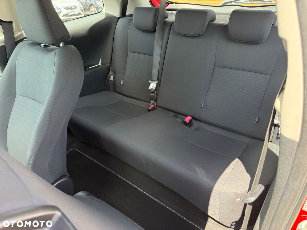 Toyota Yaris 1.0 Entry EU5 - 11