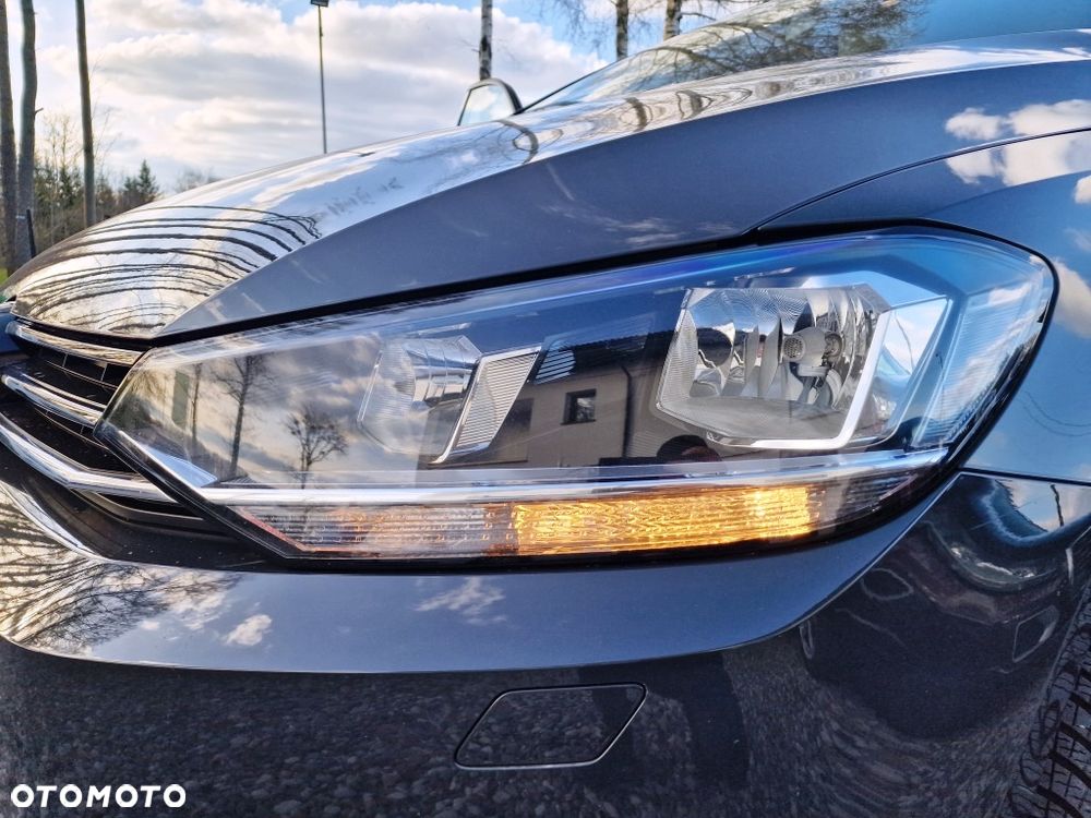 Volkswagen Touran - 23