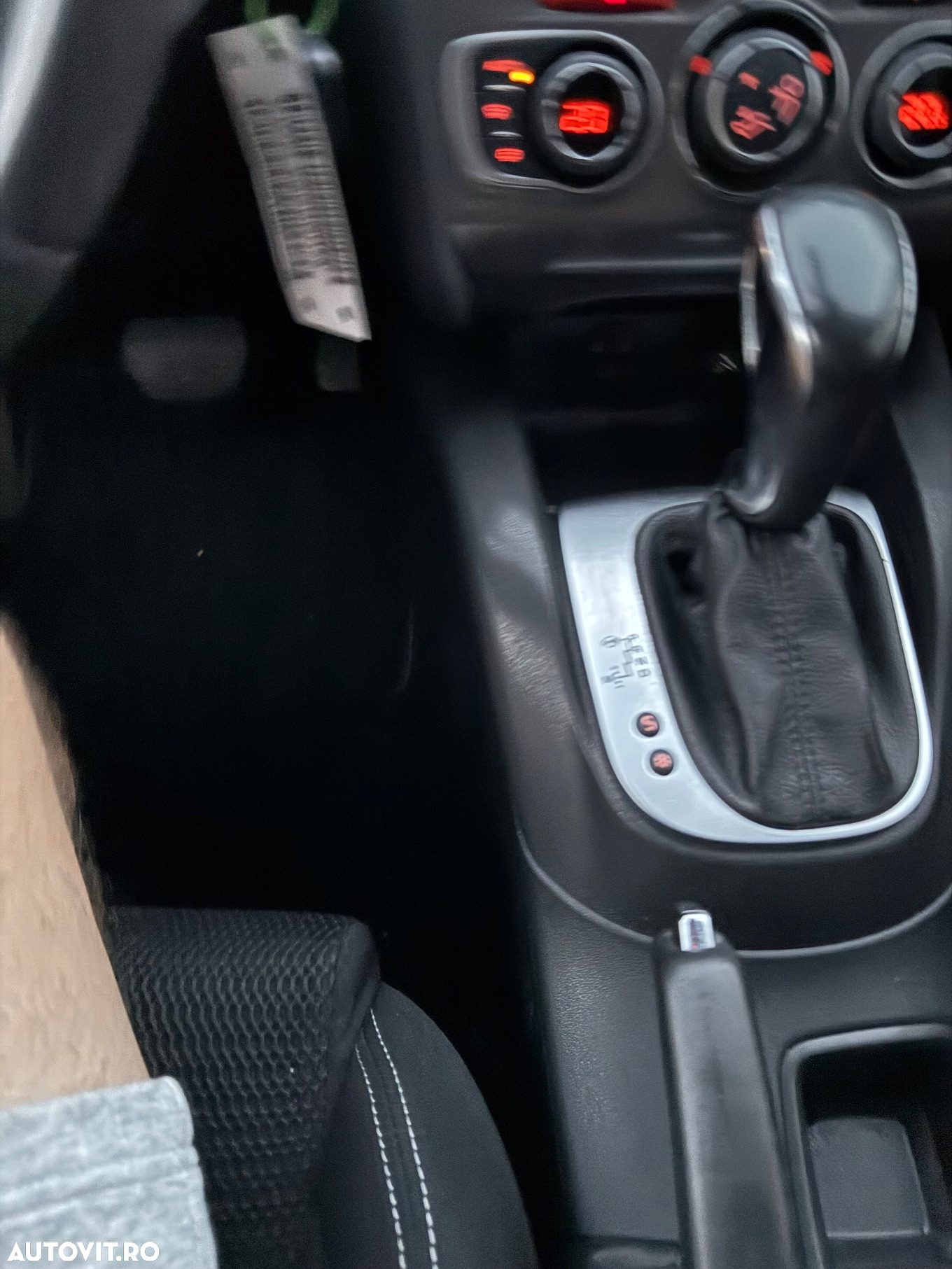 Citroën C4 BlueHDi 120 Stop&Start EAT6 Shine - 11