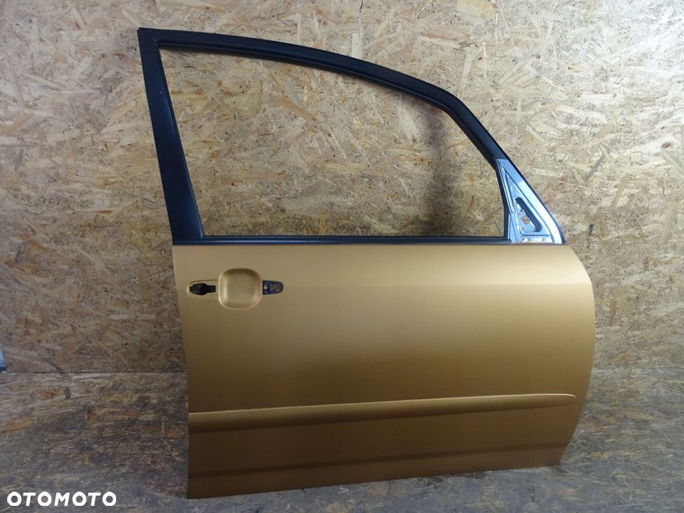 DRZWI PRAWY PRZÓD TOYOTA COROLLA VERSO 2.0 D4D - 1