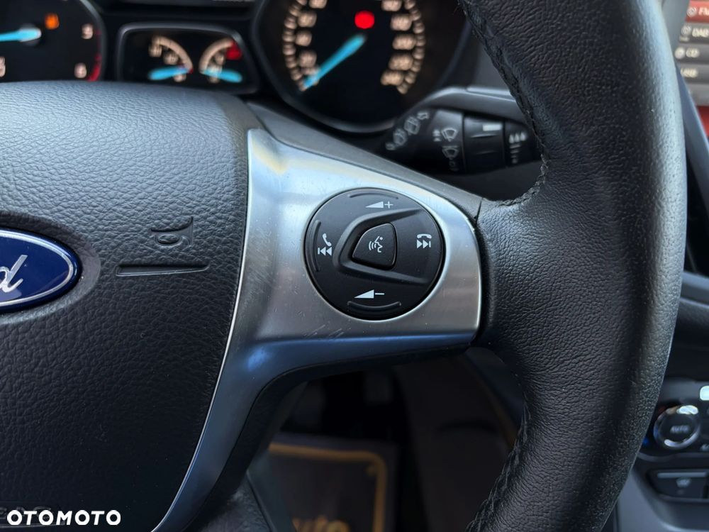 Ford Kuga 2.0 TDCi FWD Titanium - 25