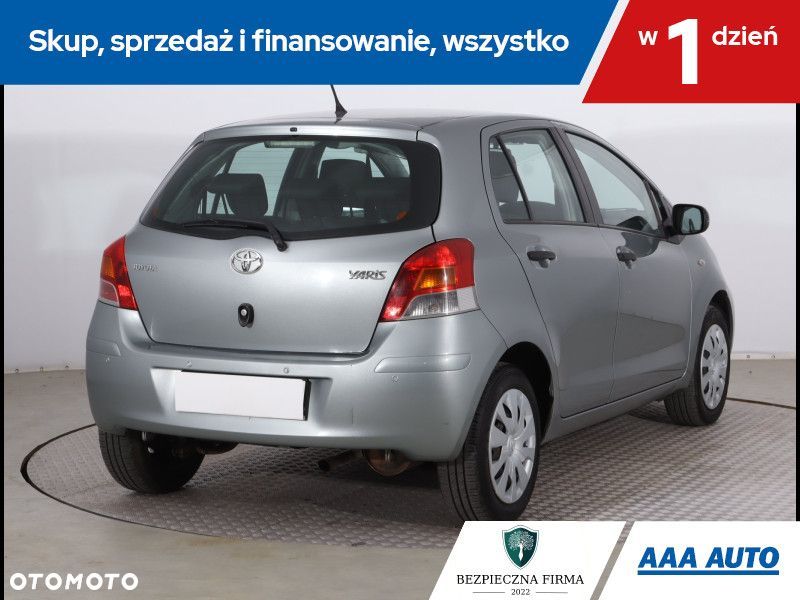 Toyota Yaris - 7