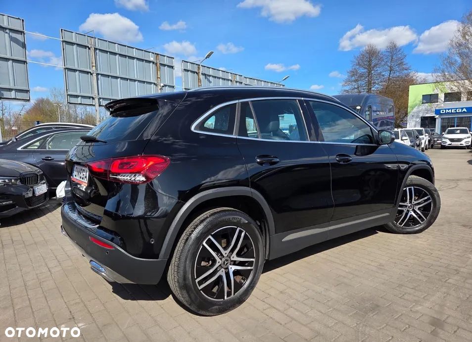 Mercedes-Benz GLA 200 d 8G-DCT - 4