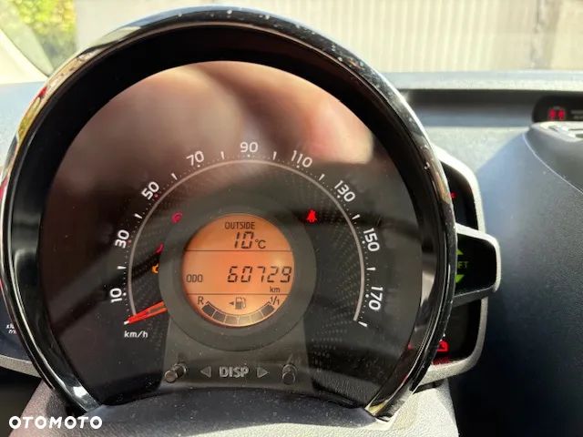 Toyota Aygo x-play - 5