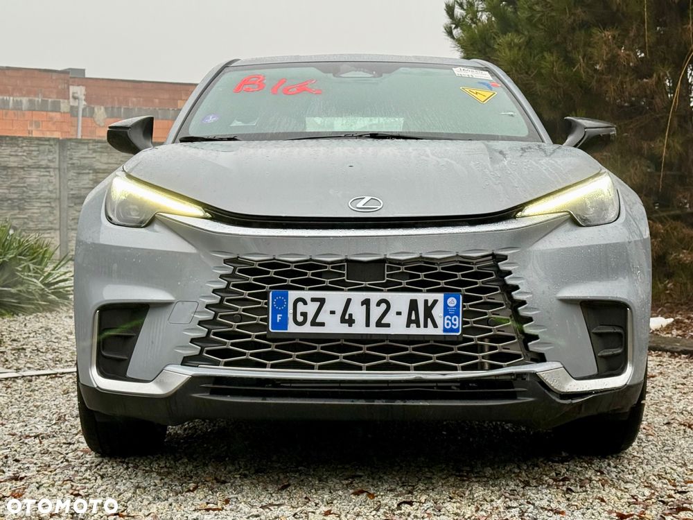 Lexus LBX FWD Emotion - 12