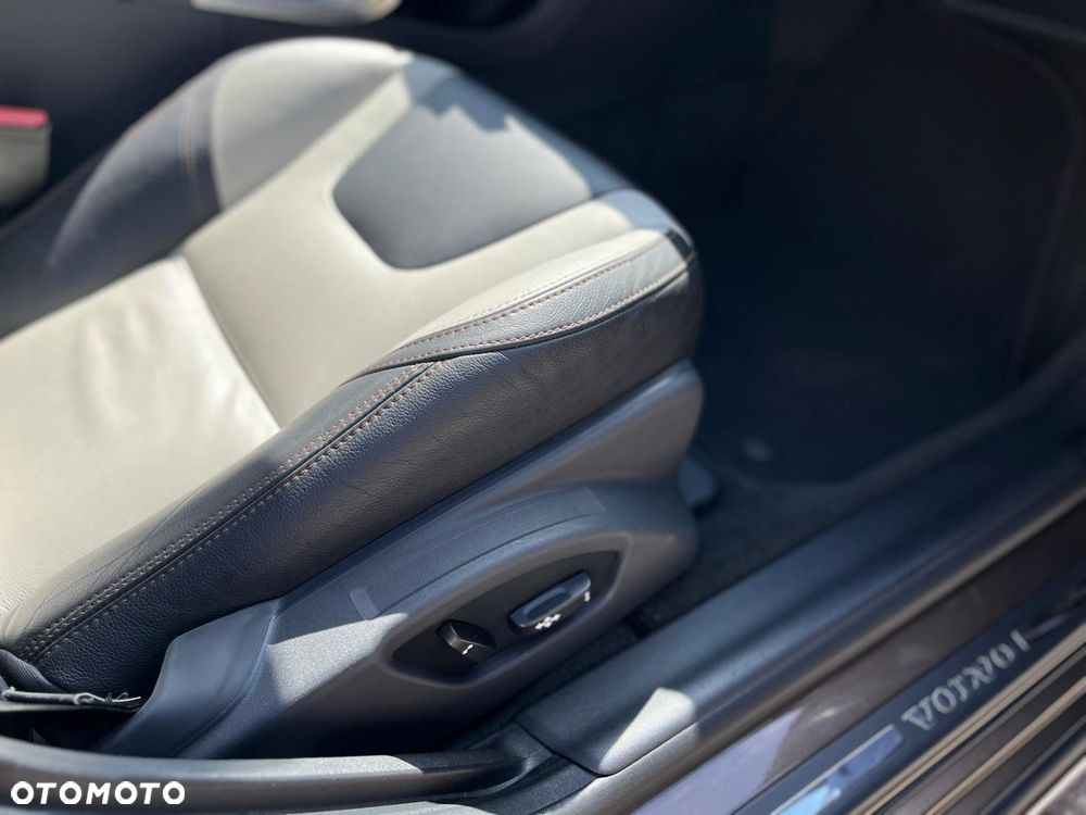 Volvo V60 Cross Country T5 AWD Summum - 24