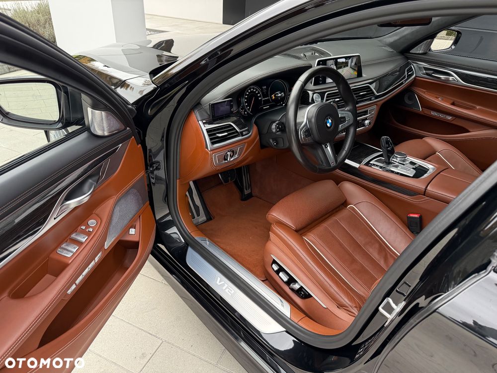 BMW Seria 7 - 33