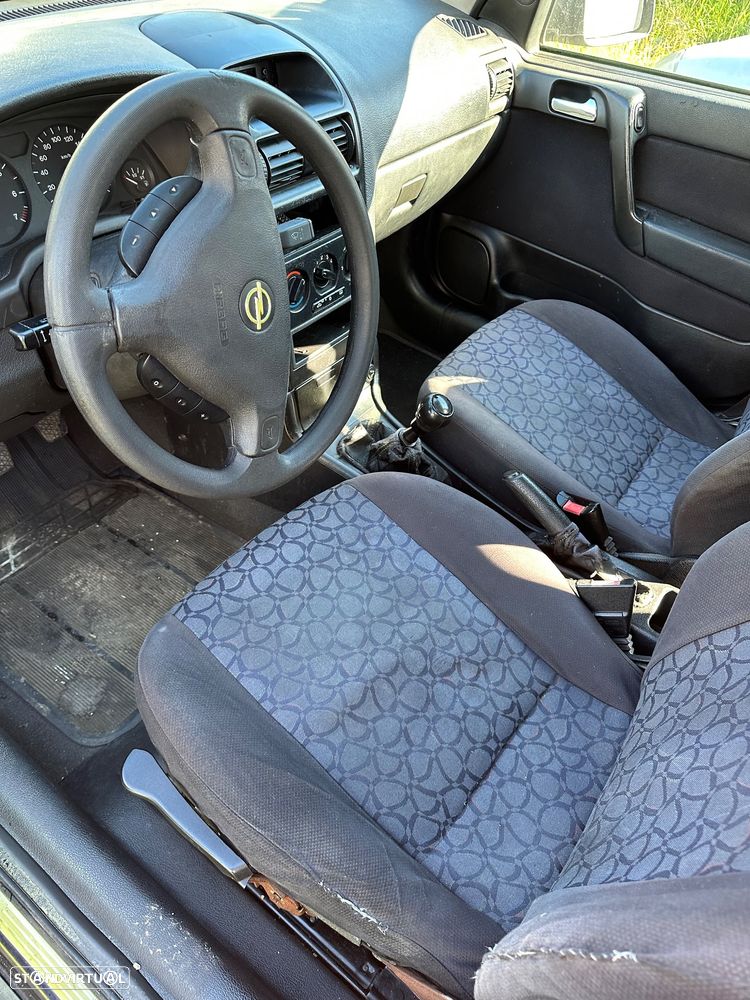 Opel Astra 1.4i 16V Family - 3