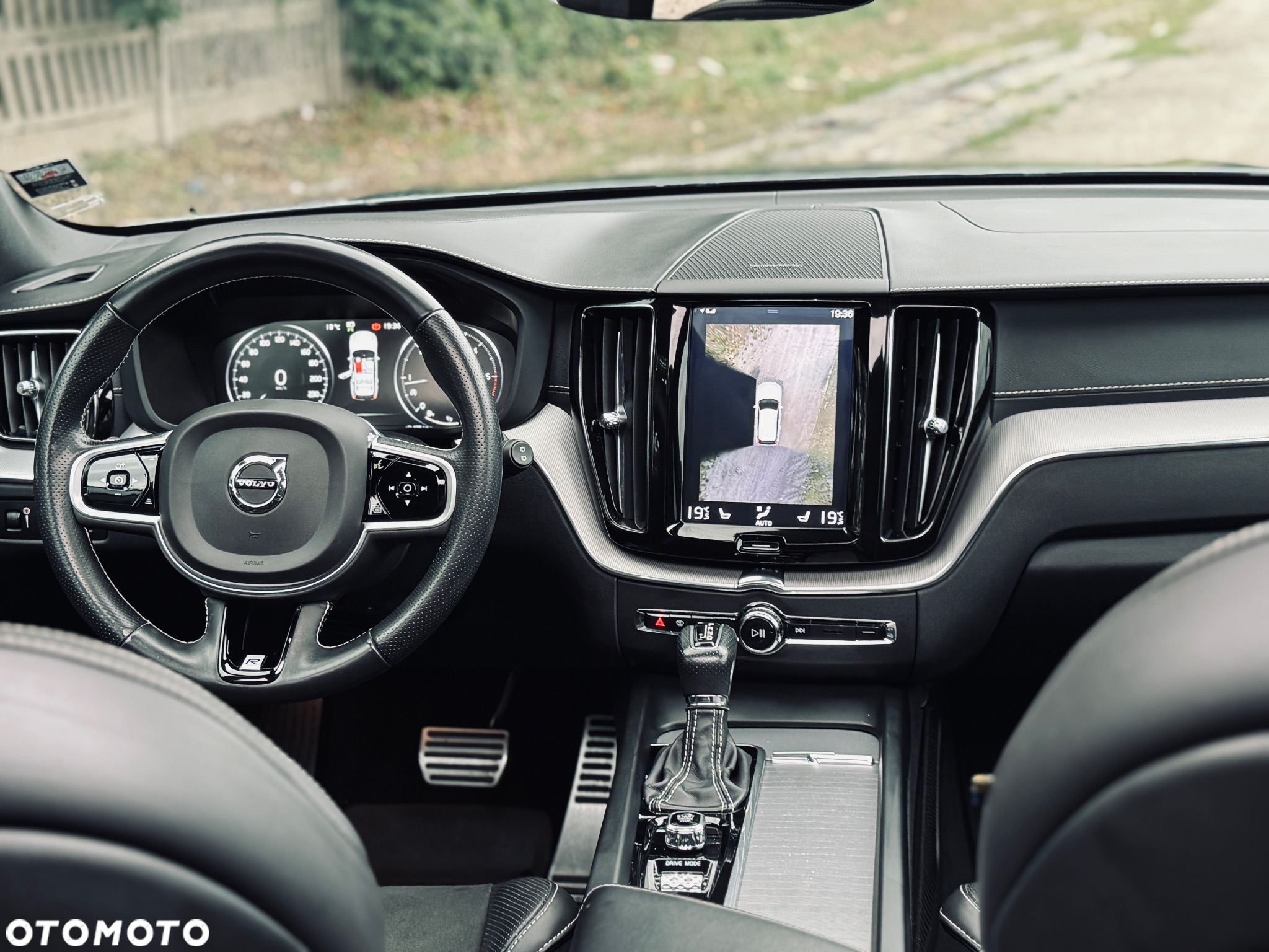 Volvo XC 60 D5 AWD R-Design - 28