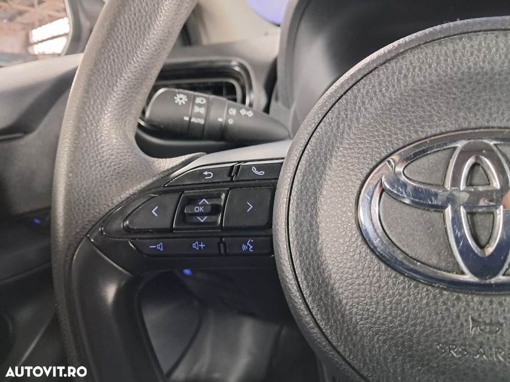 Toyota Yaris - 16