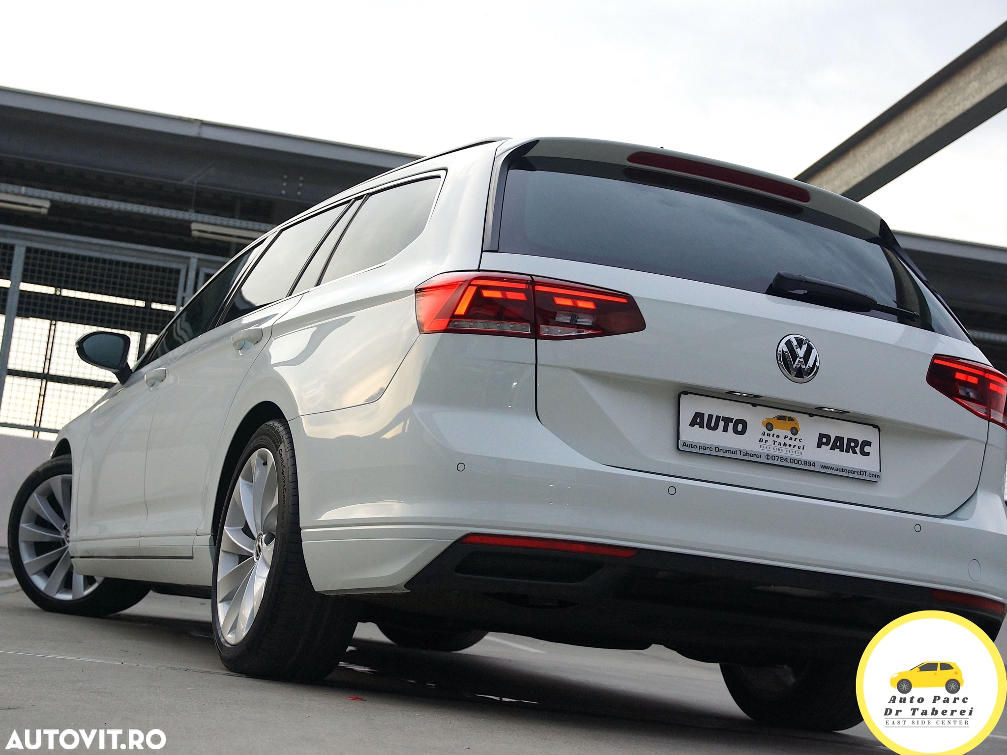 Volkswagen Passat Variant 2.0 TDI SCR DSG BlueMotion Comfortline - 14