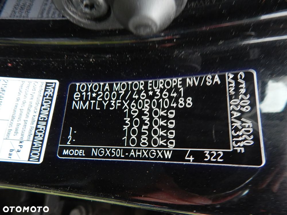 Toyota C-HR 1.2 T Premium CVT 4x4 - 19