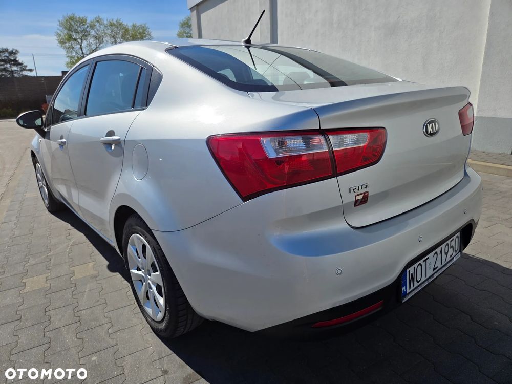 Kia Rio 1.2 M - 10