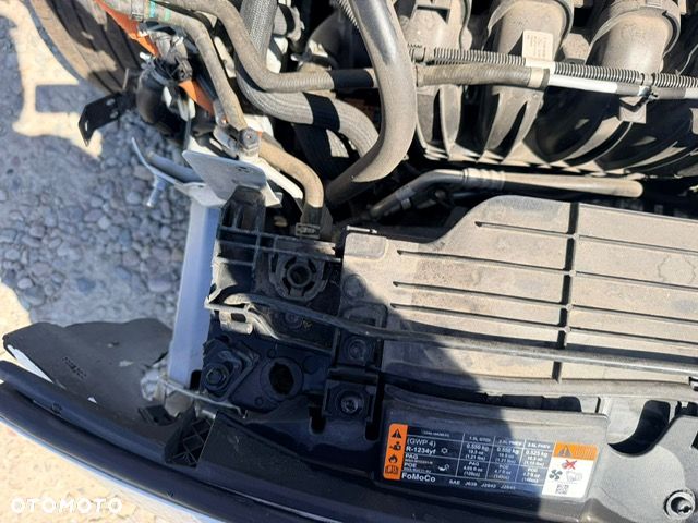 Ford Kuga 2.5 FHEV FWD Titanium - 14