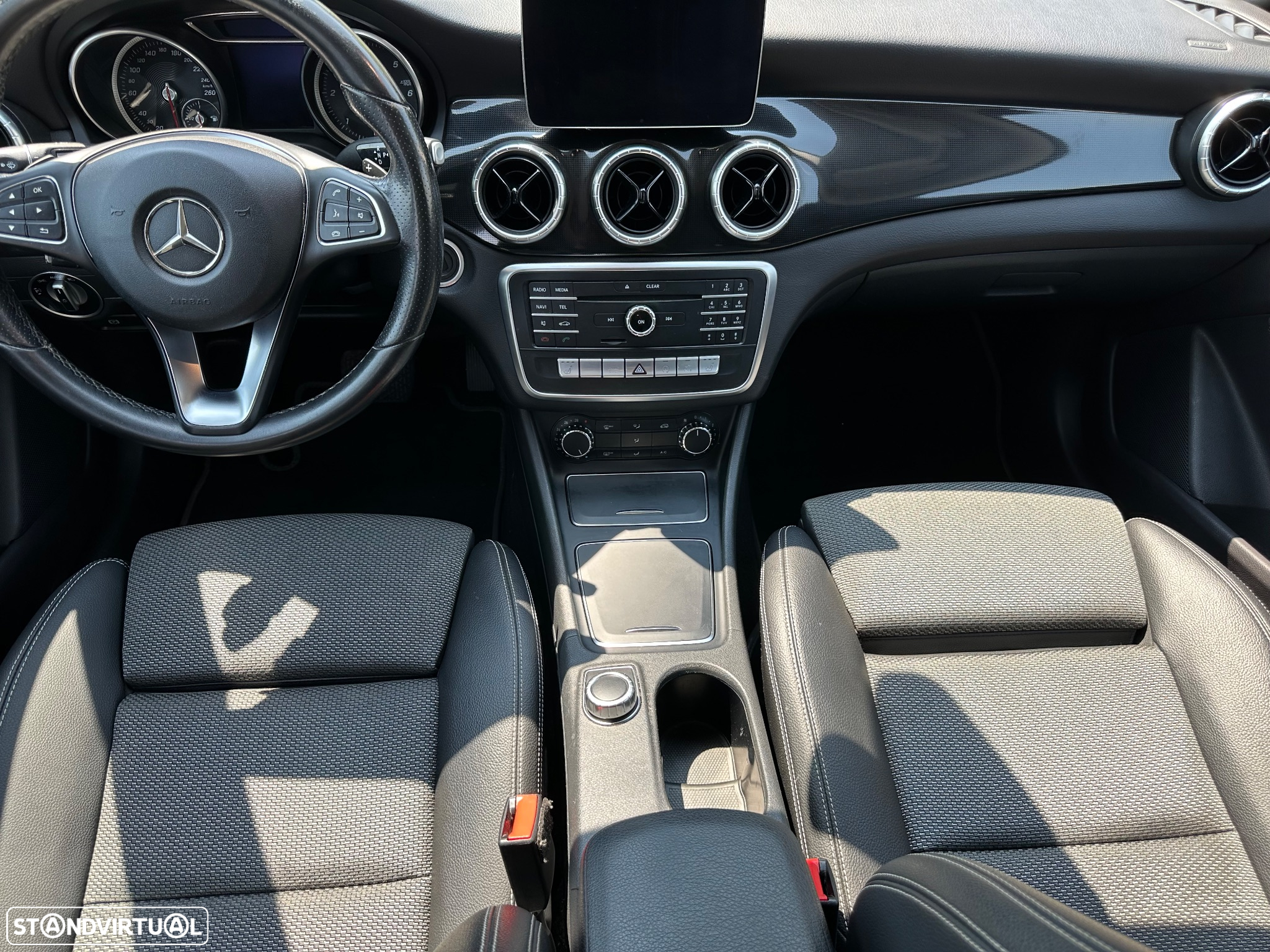 Mercedes-Benz CLA 180 Shooting Brake d 7G-DCT Urban - 16