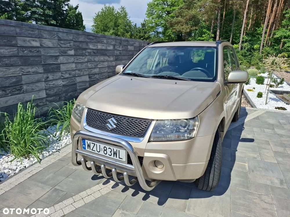 Suzuki Grand Vitara 2.0 - 1