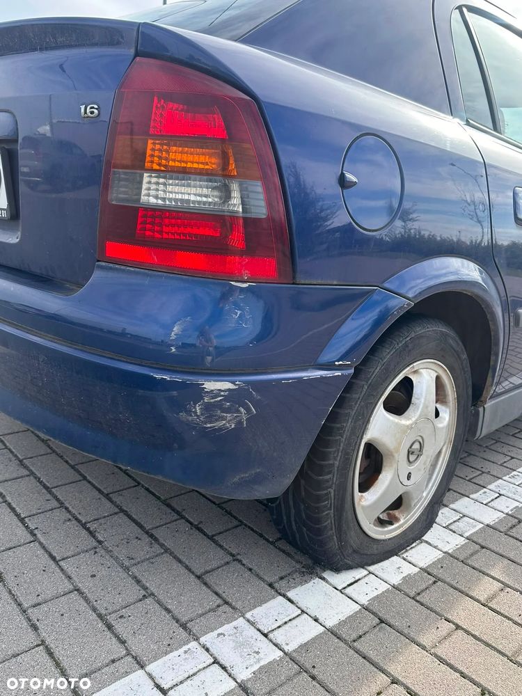 Opel Astra 1.6 NJoy - 10