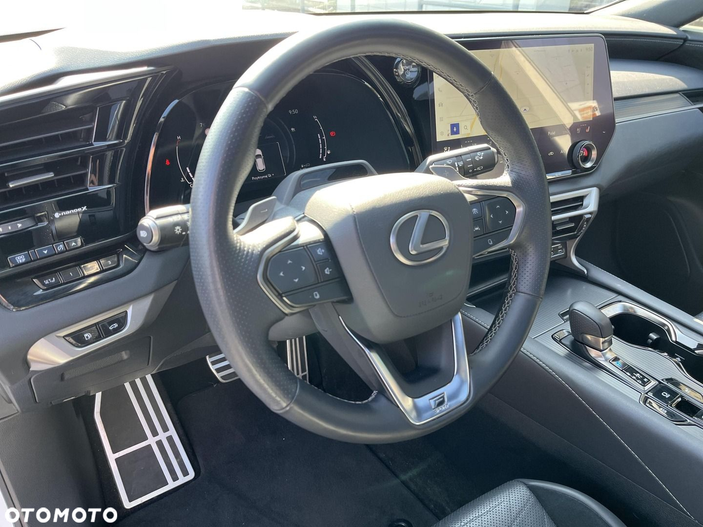 Lexus RX - 16