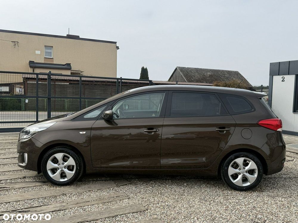 Kia Carens - 23