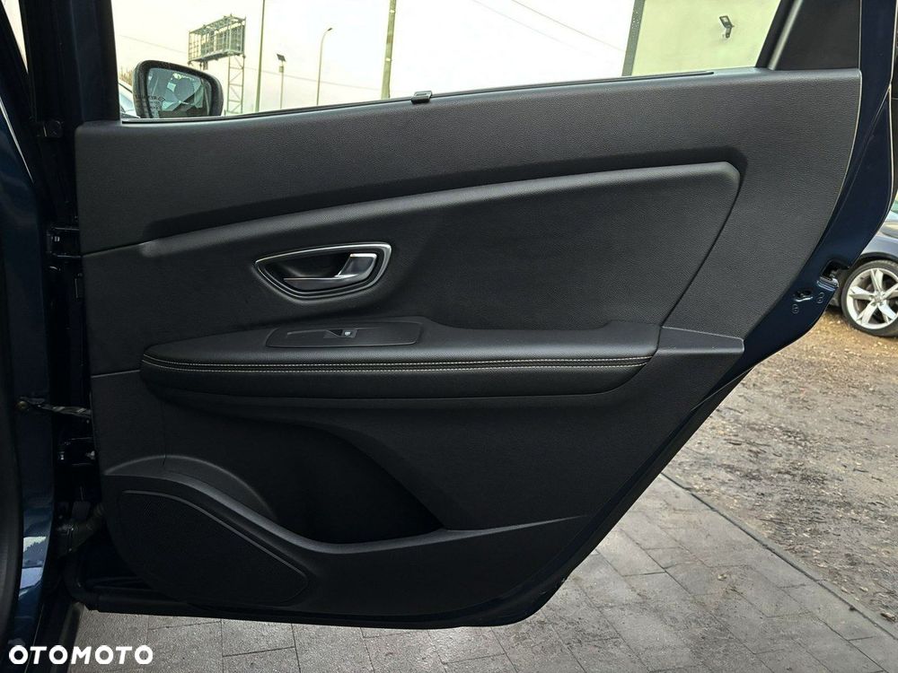 Renault Grand Scenic - 19