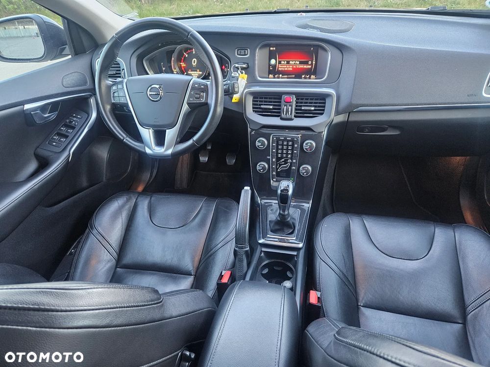 Volvo V40 D3 Inscription - 12