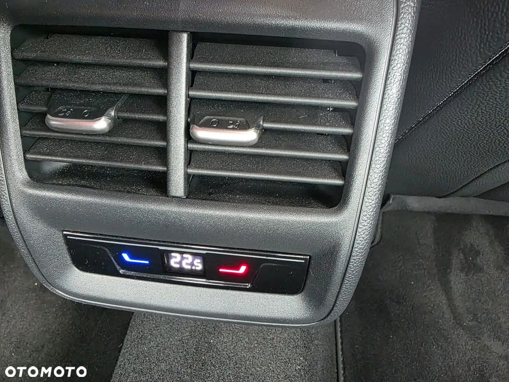 Skoda Superb 2.0 TDI SCR Selection DSG - 20