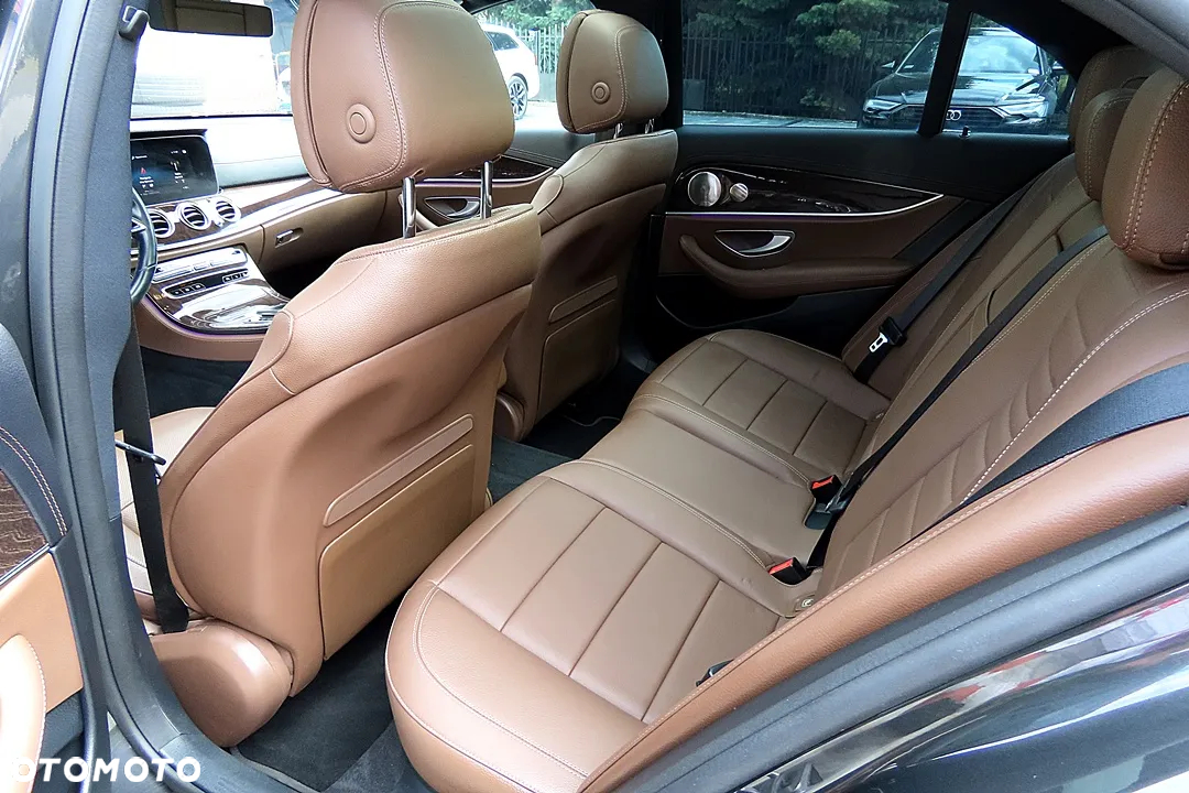 Mercedes-Benz Klasa E 400 d 4-Matic AMG - 24