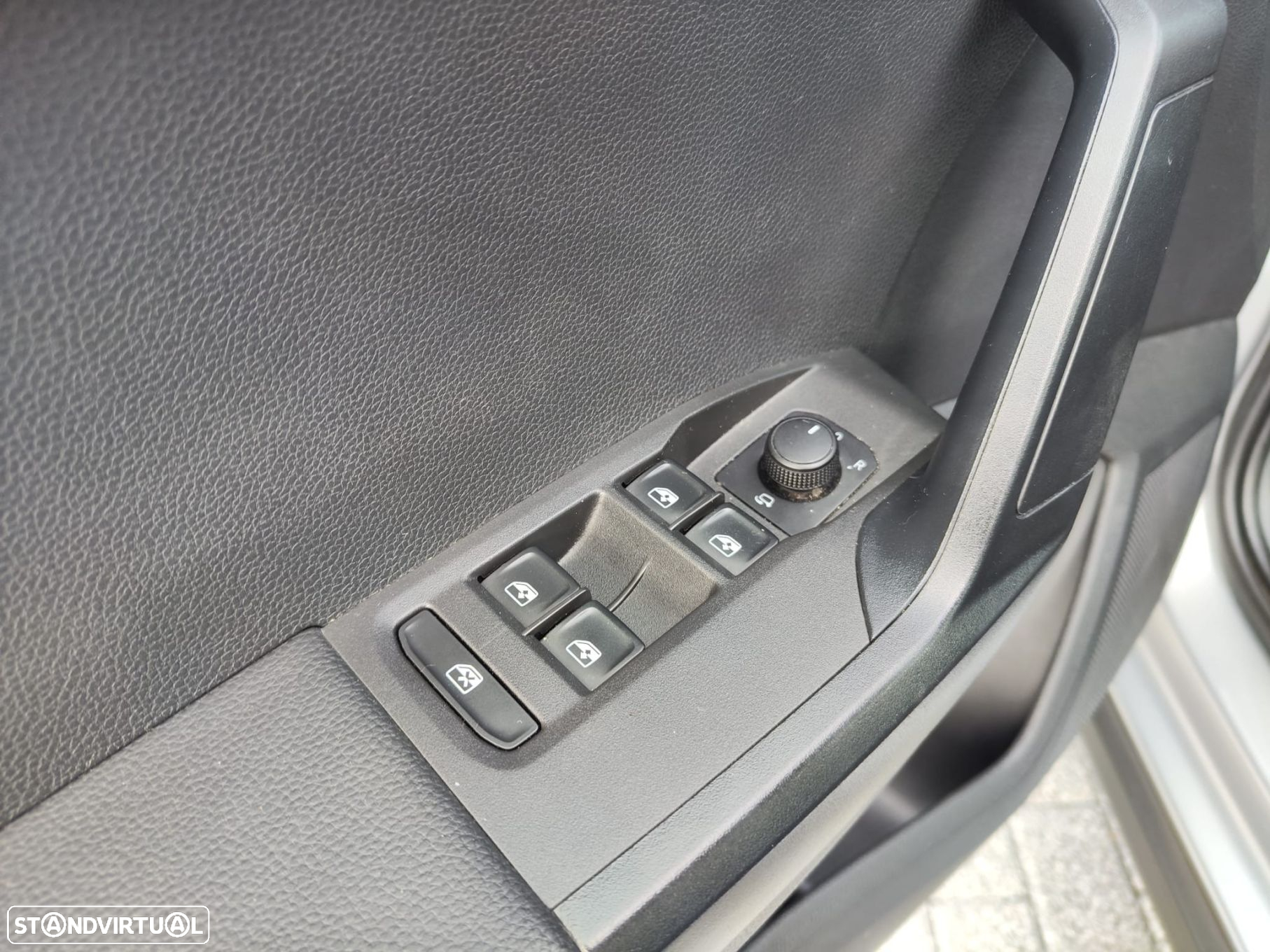 SEAT Arona 1.0 TSI Xperience DSG - 25