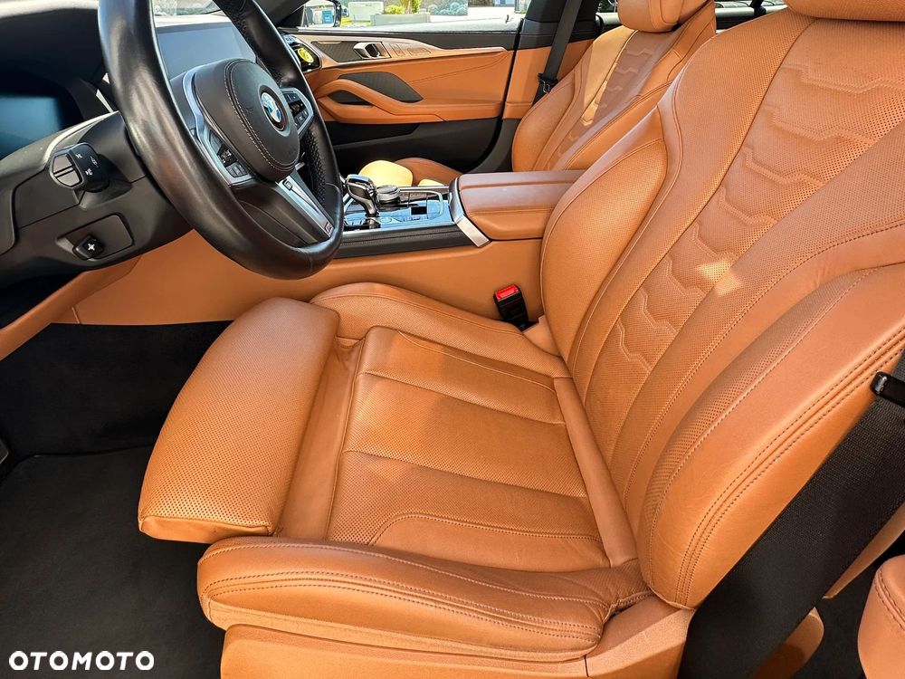 BMW Seria 8 - 28