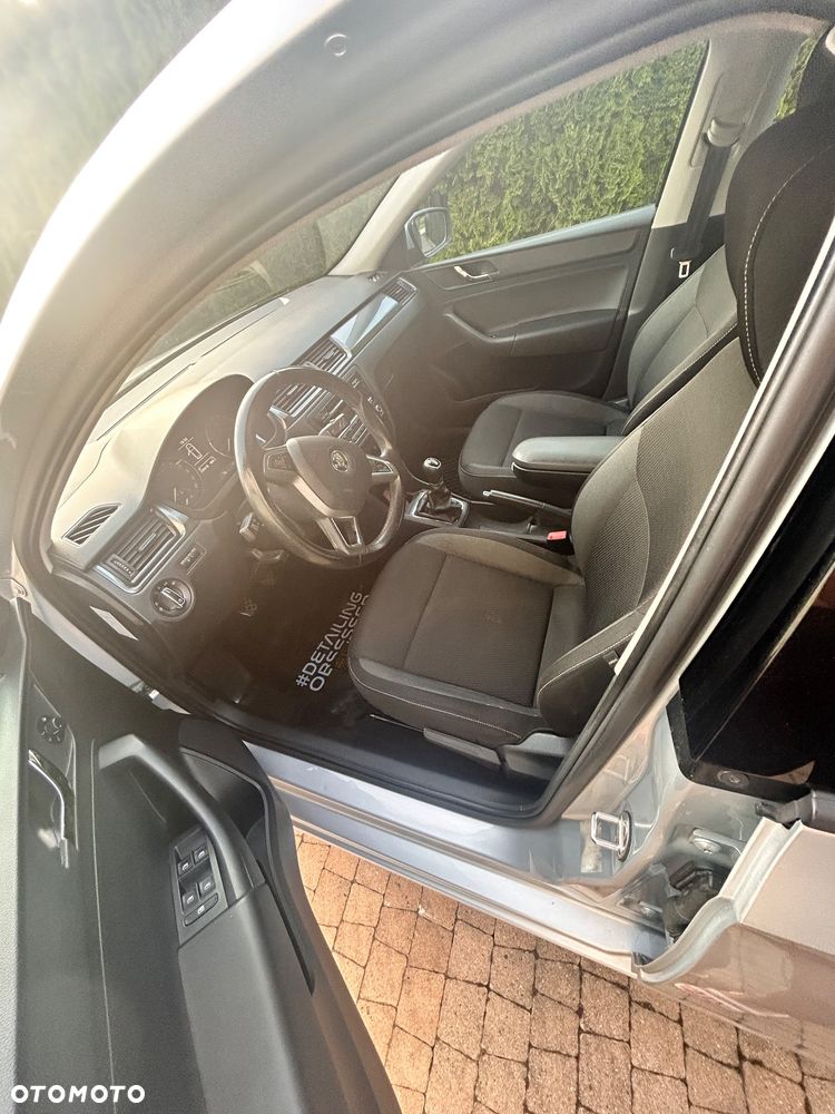 Skoda RAPID 1.6 TDI DPF Ambition - 9