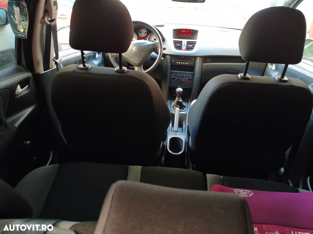 Peugeot 207 1.4HDI Premium - 10