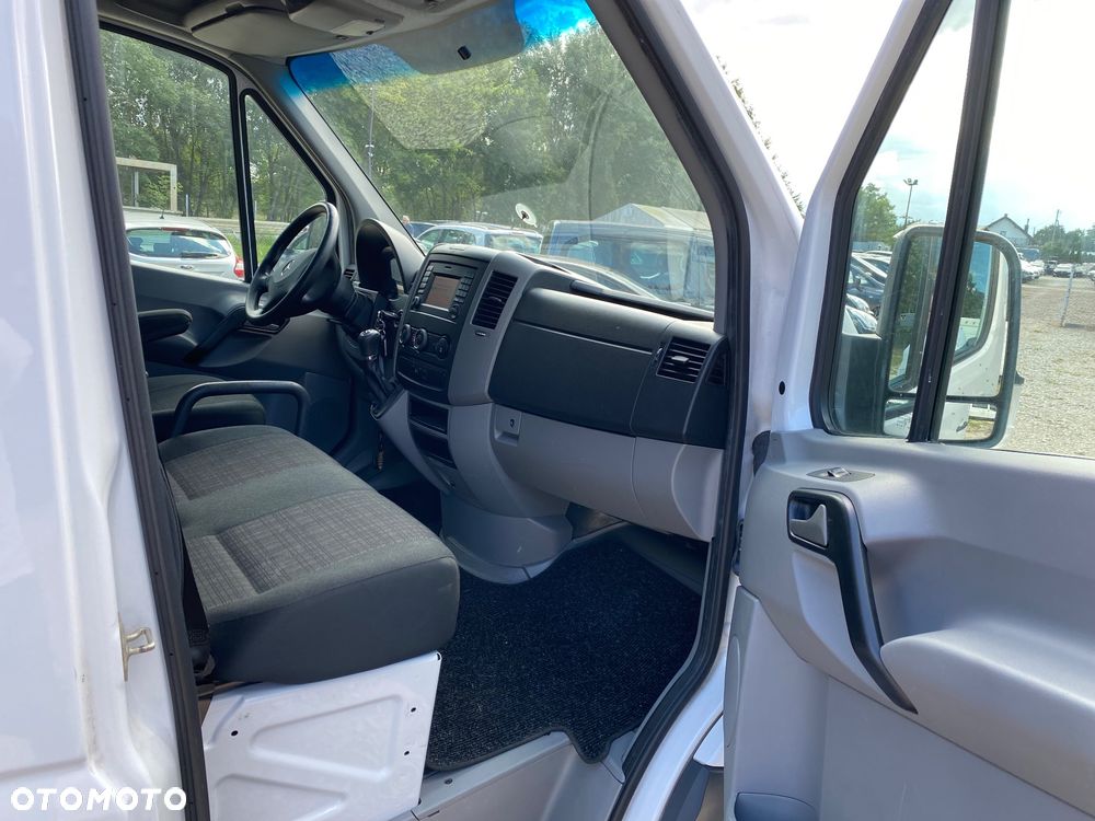 Mercedes-Benz Sprinter - 13