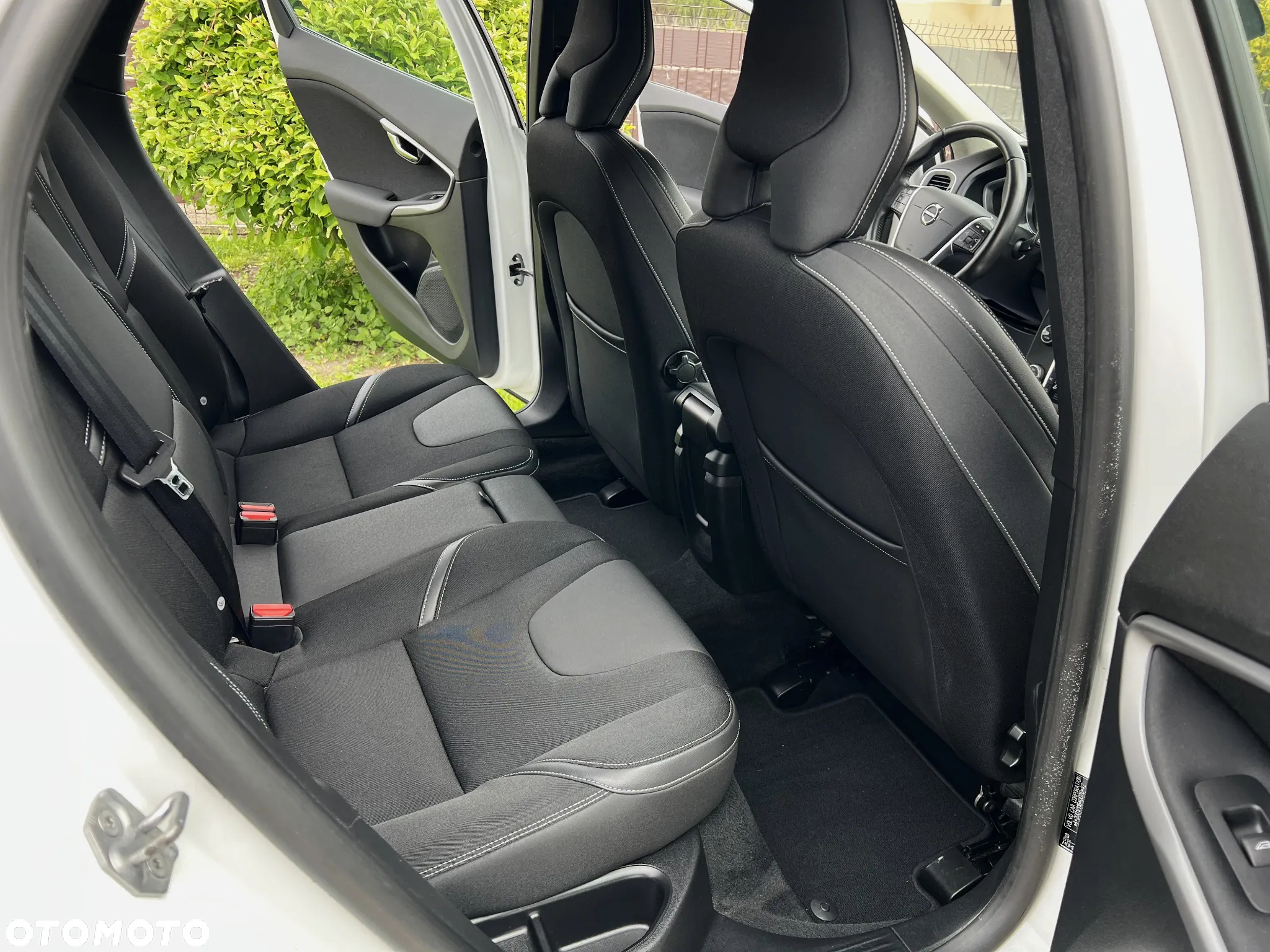 Volvo V40 D2 Drive-E Momentum - 28