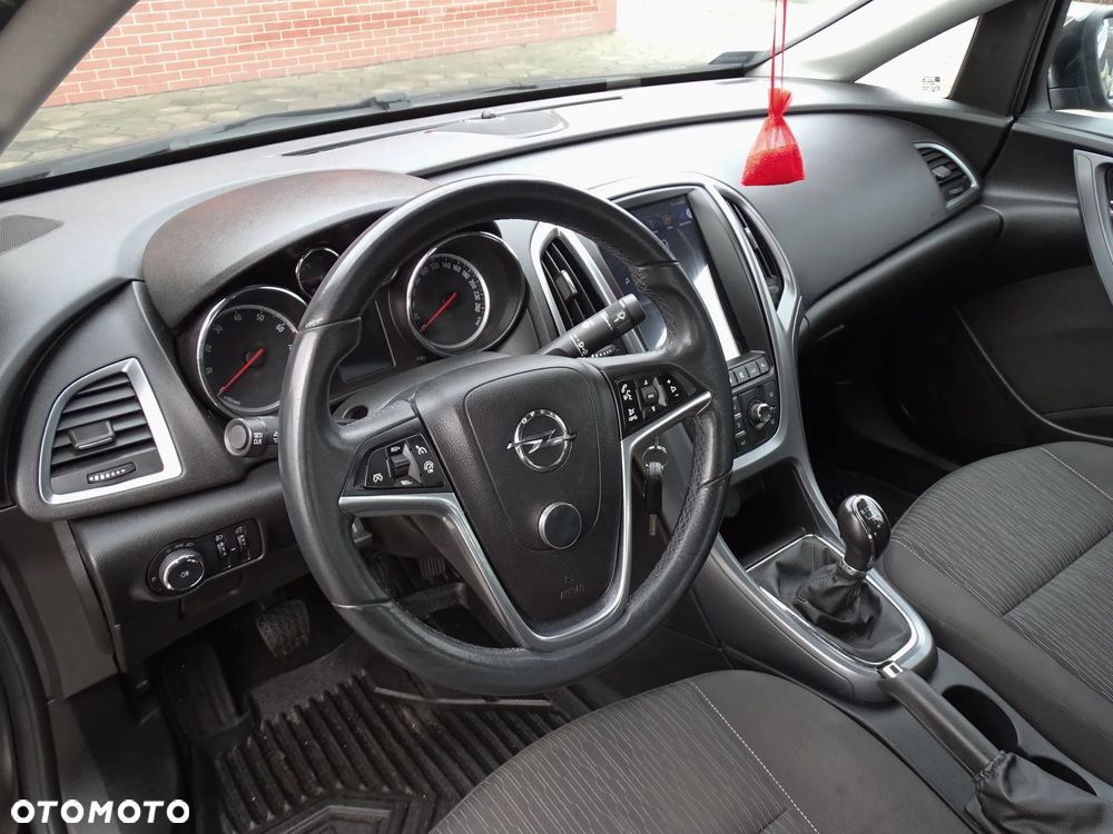 Opel Astra 1.4 T Executive - 16