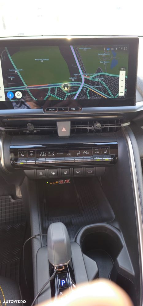 Toyota C-HR 2.0 HEV 197 CP 4x2 CVT Premiere Edition - 24