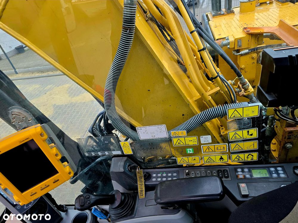 Caterpillar 320E - 18